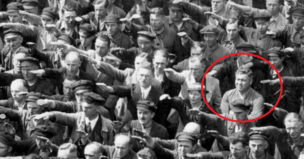 Man refuses to salute Hitler